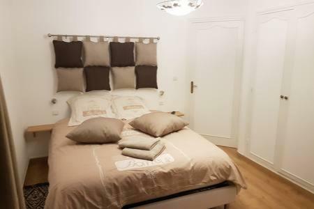 23 Rue Jean Amade Apartment Céret Exterior photo